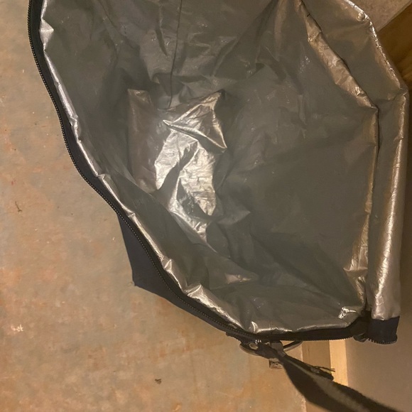 Thirty-One Spirit Collection Cooler Bag with strap - Picture 2 of 8